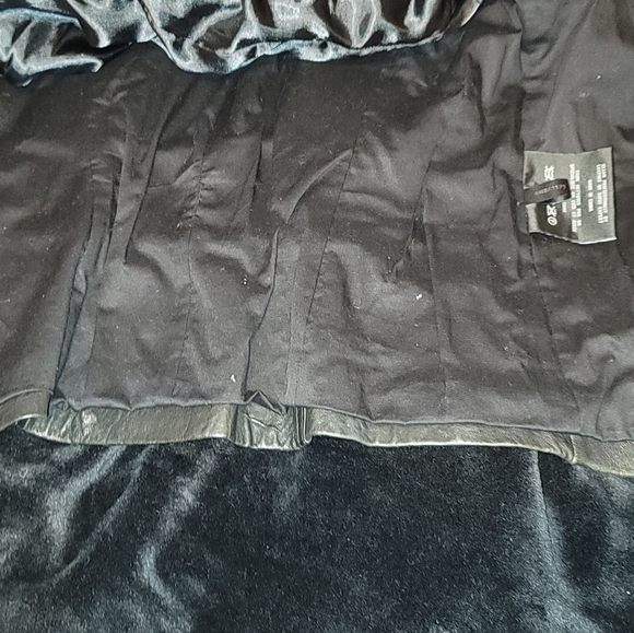 Andrew Marc black leather jacket, size Medium - Picture 8 of 11